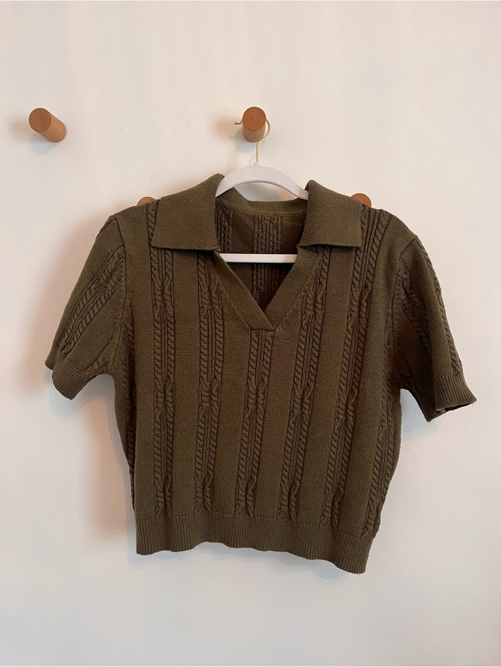 Cider Olive Green V-Neck Short Sleeve Cable Knit Top
